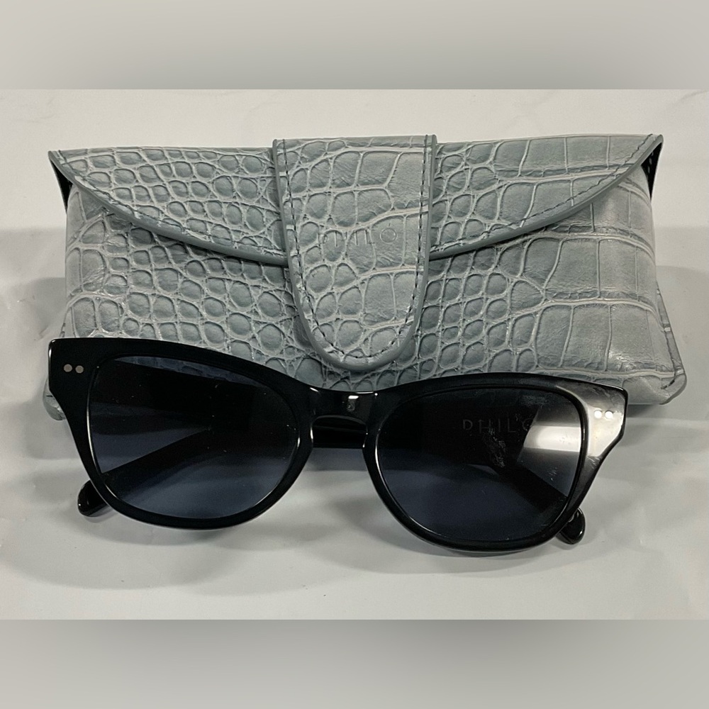 Philó Black Cat-Eye Sunglasses with Gray Croc Case L70-518